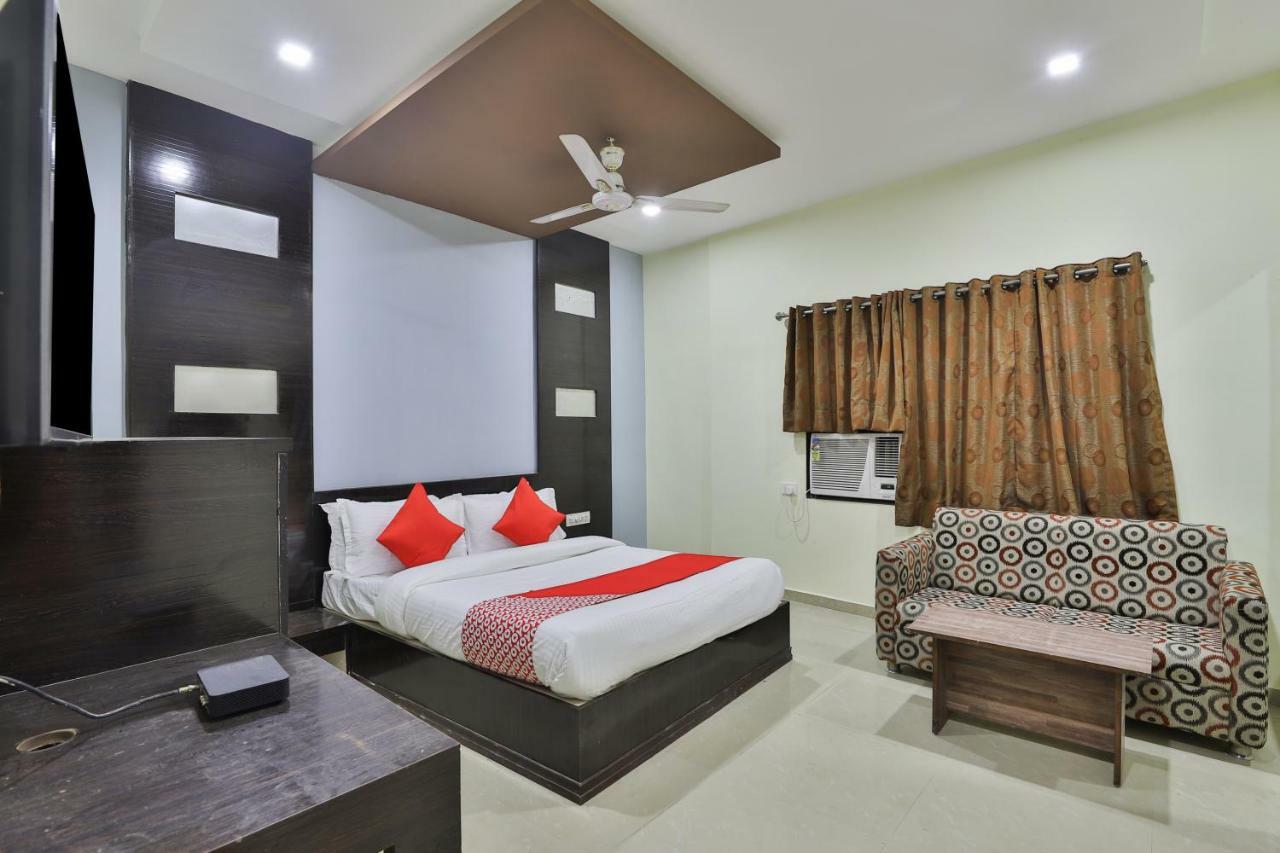 Oyo Flagship 19003 Hotel Rudra Mahal Ahmadabad Zewnętrze zdjęcie