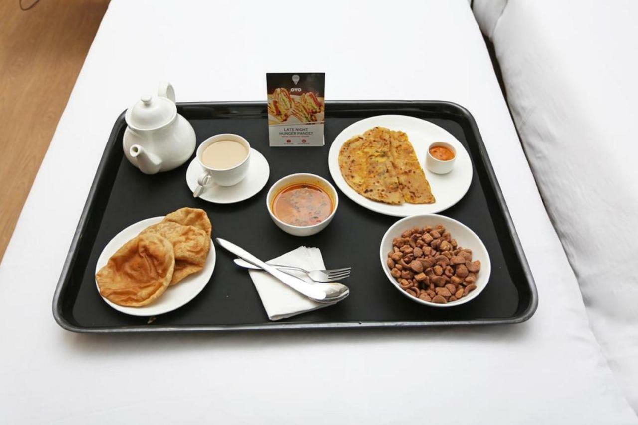 Oyo Flagship 19003 Hotel Rudra Mahal Ahmadabad Zewnętrze zdjęcie