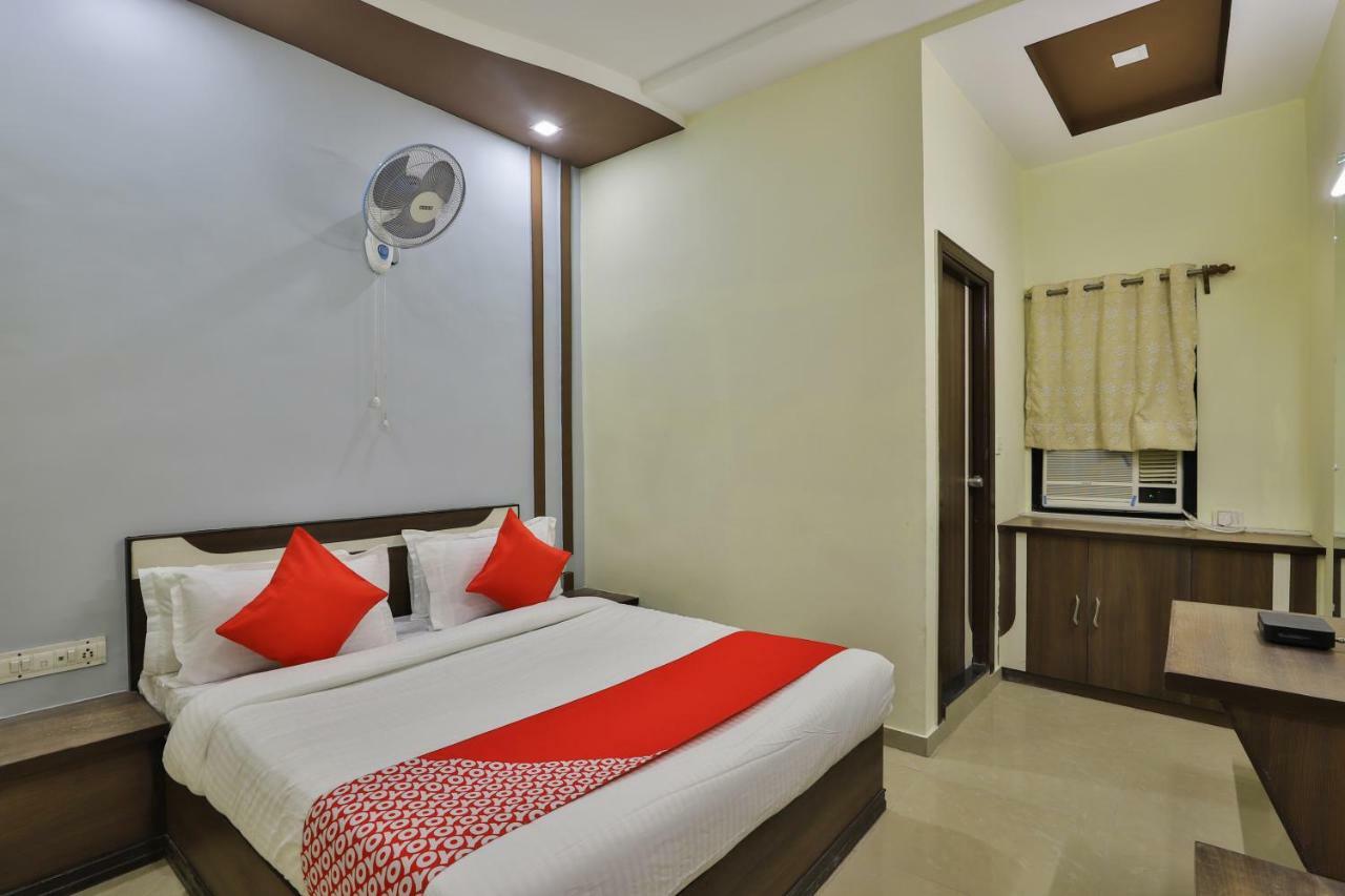 Oyo Flagship 19003 Hotel Rudra Mahal Ahmadabad Zewnętrze zdjęcie