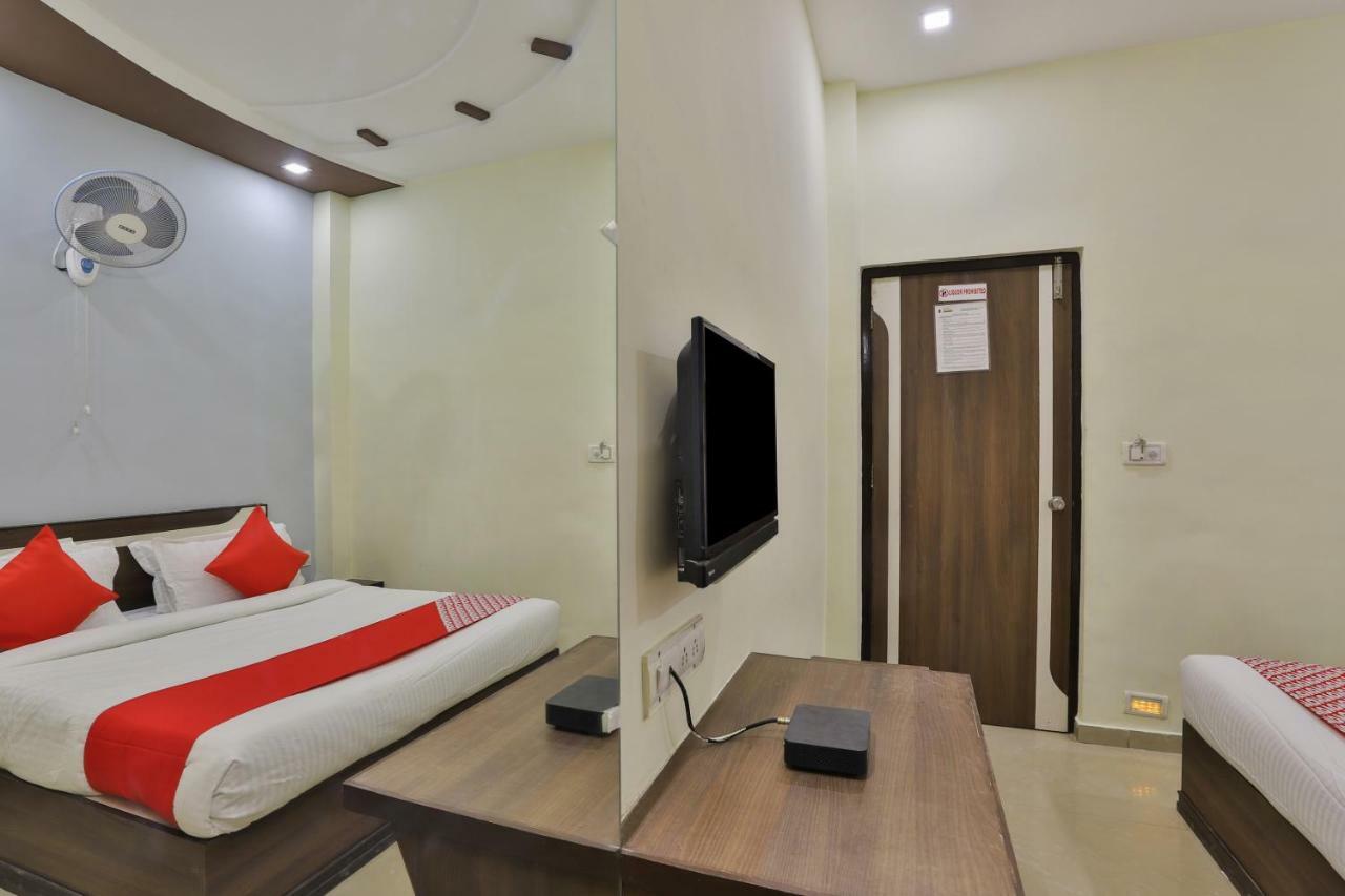 Oyo Flagship 19003 Hotel Rudra Mahal Ahmadabad Zewnętrze zdjęcie