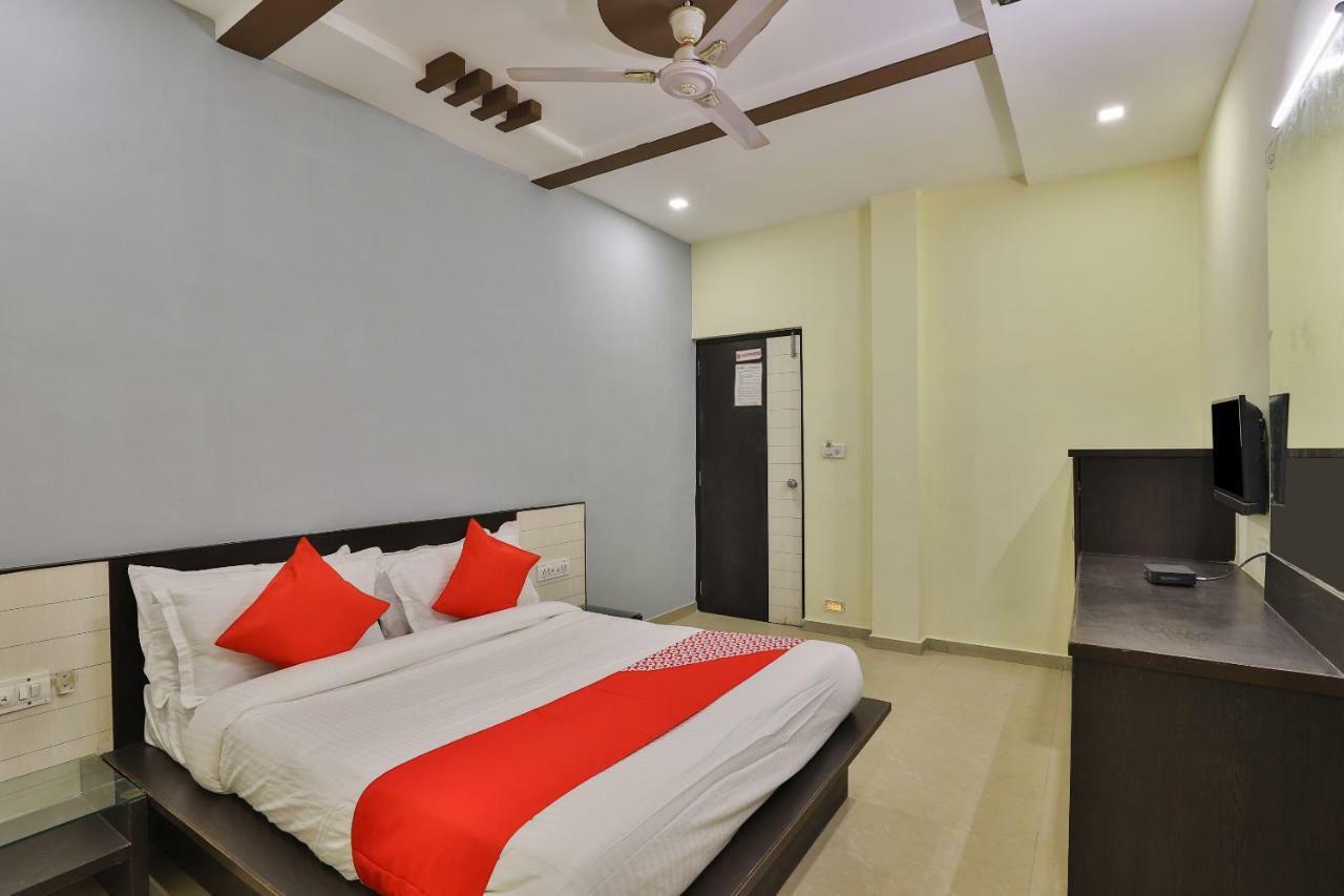 Oyo Flagship 19003 Hotel Rudra Mahal Ahmadabad Zewnętrze zdjęcie