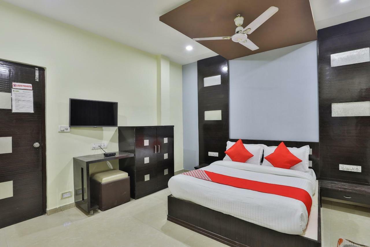 Oyo Flagship 19003 Hotel Rudra Mahal Ahmadabad Zewnętrze zdjęcie