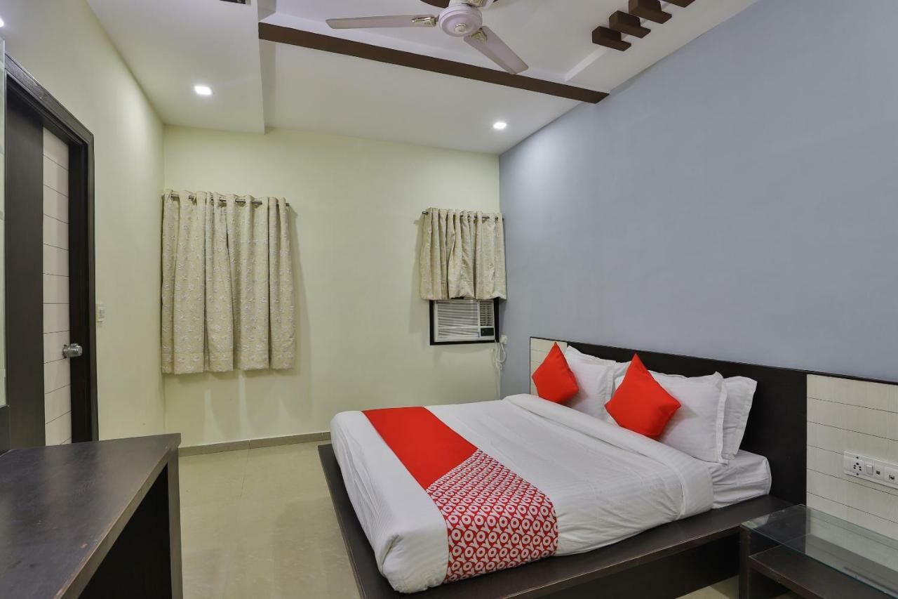 Oyo Flagship 19003 Hotel Rudra Mahal Ahmadabad Zewnętrze zdjęcie