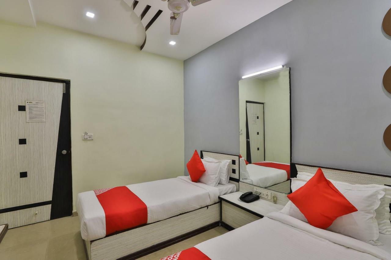 Oyo Flagship 19003 Hotel Rudra Mahal Ahmadabad Zewnętrze zdjęcie