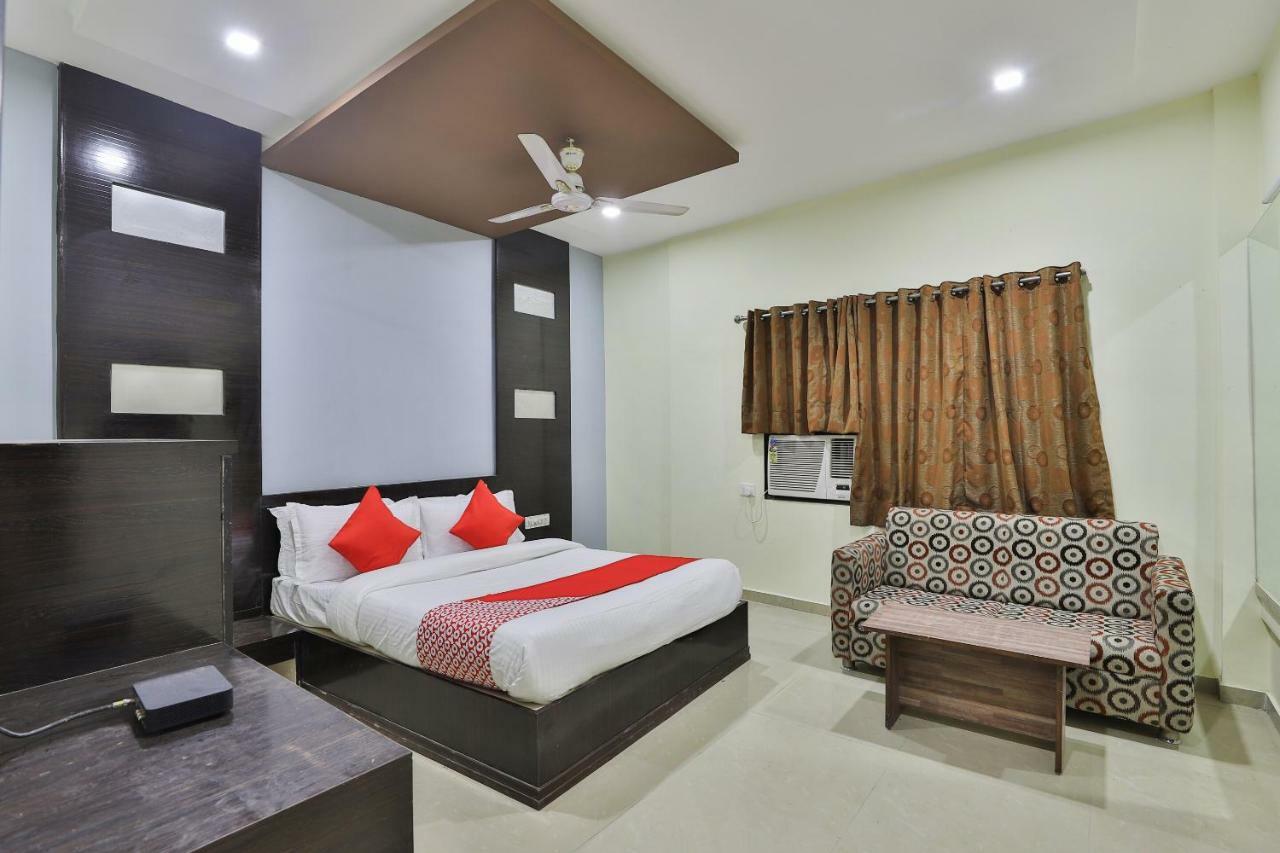 Oyo Flagship 19003 Hotel Rudra Mahal Ahmadabad Zewnętrze zdjęcie