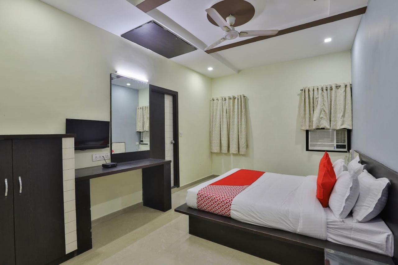 Oyo Flagship 19003 Hotel Rudra Mahal Ahmadabad Zewnętrze zdjęcie